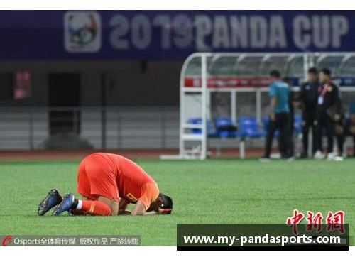 熊猫体育足球明星肘击复仇赛场风波引发的激烈对抗与情感纠葛解析